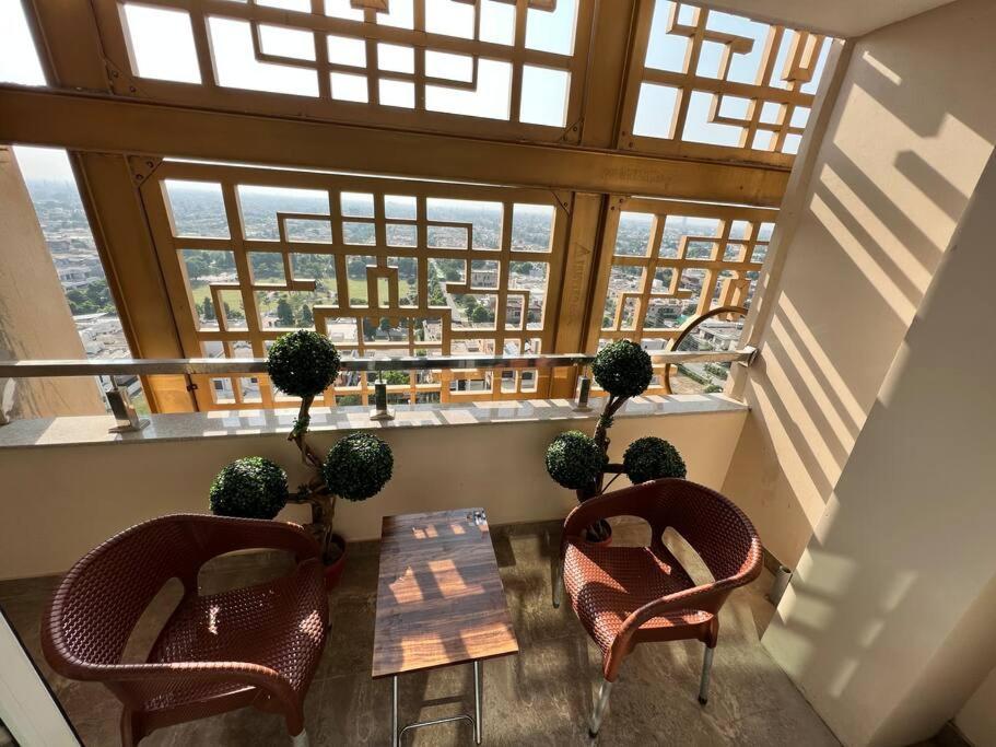 Sunset Luxury Gold Crest Mall Residency ラホール エクステリア 写真