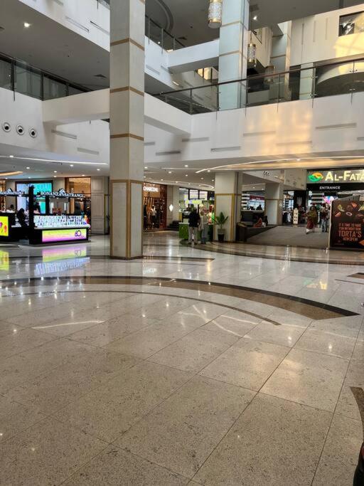 Sunset Luxury Gold Crest Mall Residency ラホール エクステリア 写真