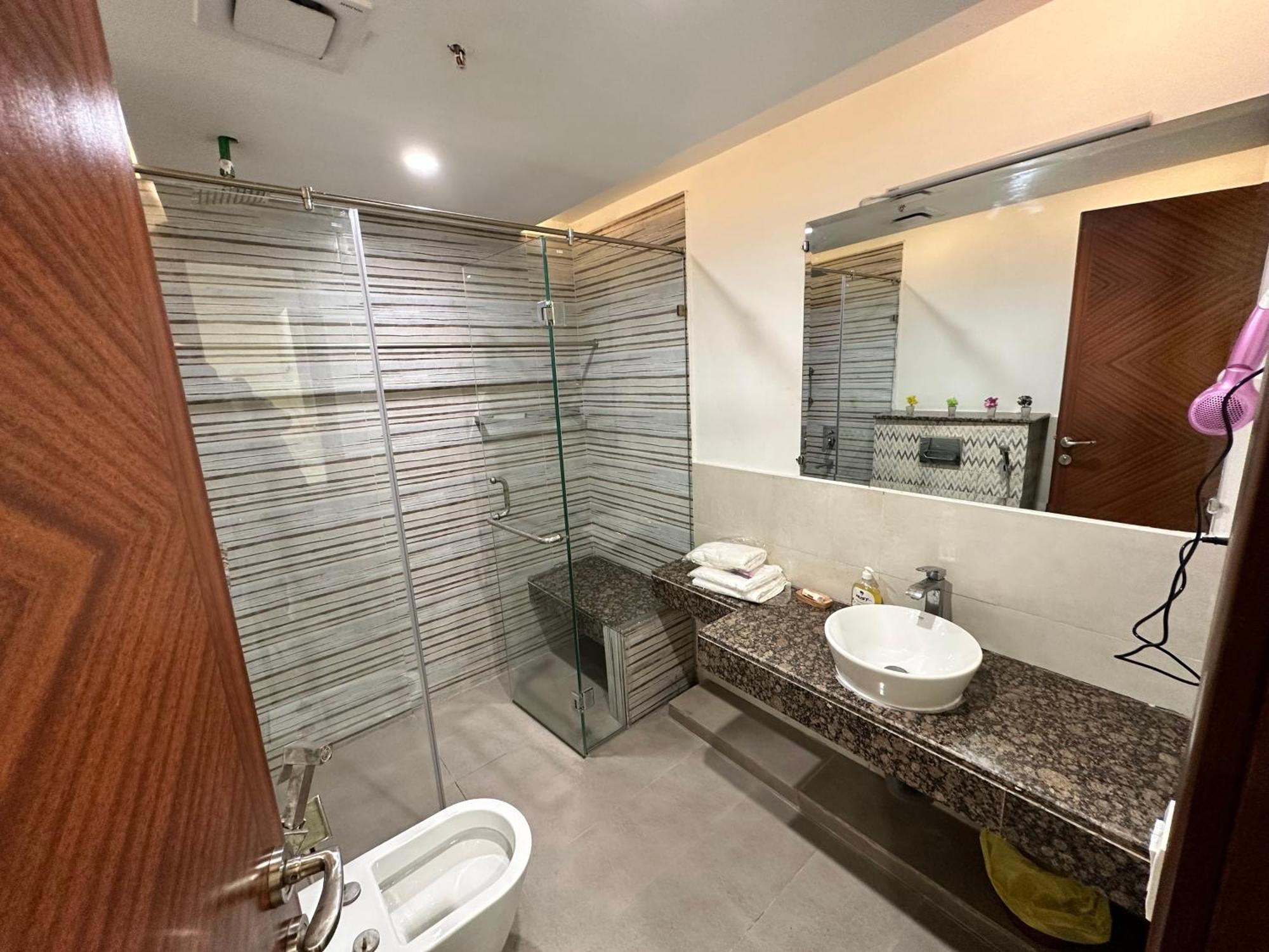 Sunset Luxury Gold Crest Mall Residency ラホール エクステリア 写真