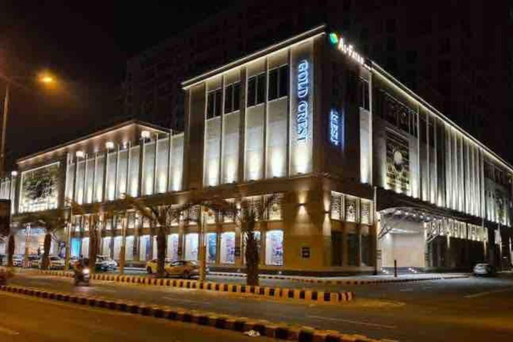Sunset Luxury Gold Crest Mall Residency ラホール エクステリア 写真